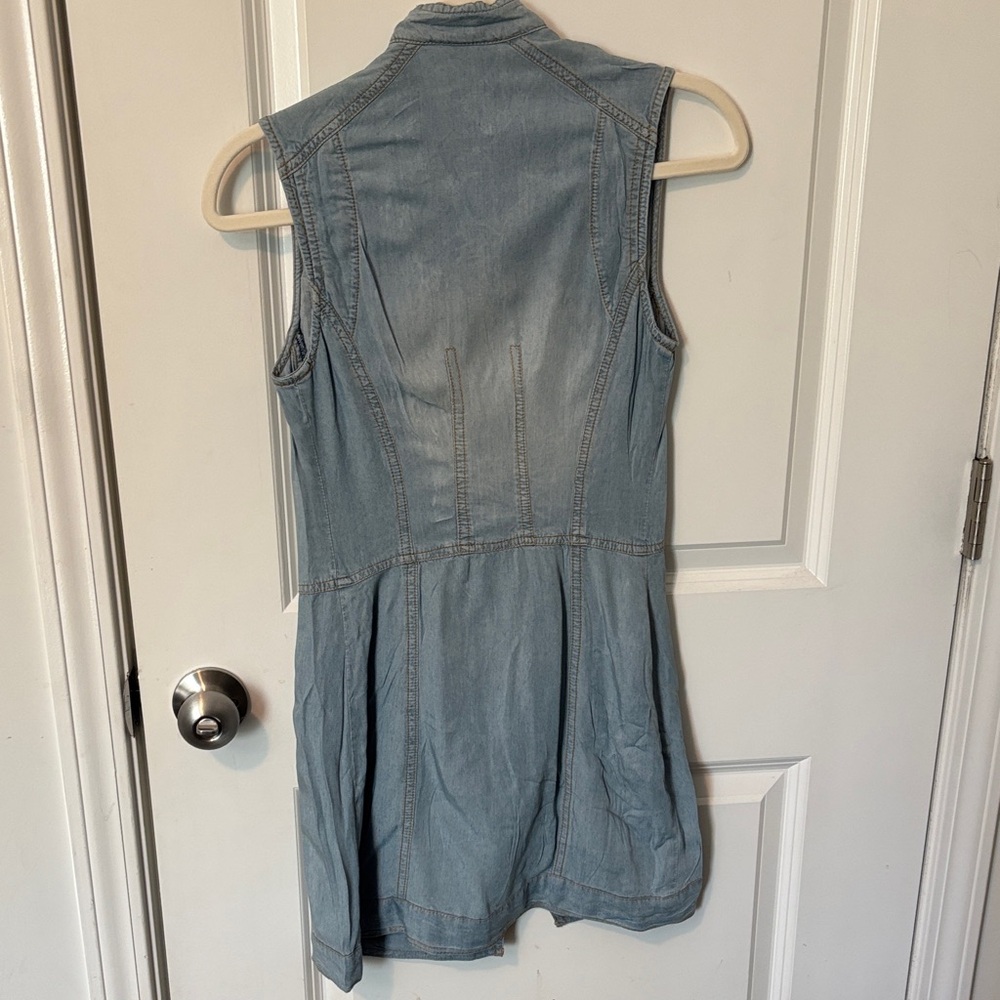 UNIQLO Light Blue Denim Top with Contrast Stitching - Small - Picture 3 of 4